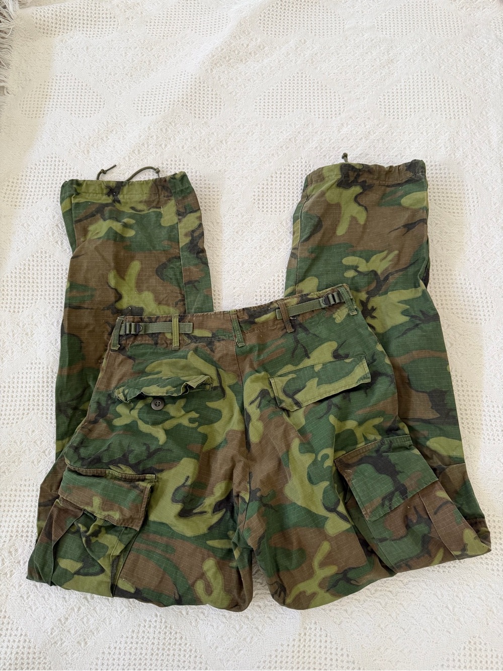Source Unknown Men's Woodland Camo Cargo Pants - Green & Brown